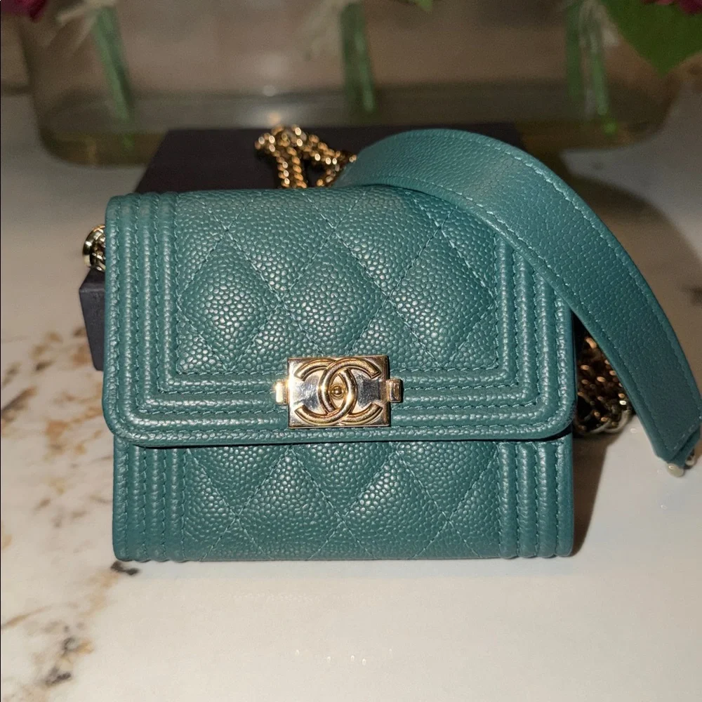 CHANEL Boy Caviar Card Holder Wallet on a chain- Green with gold hardware - Picture 14 of 14